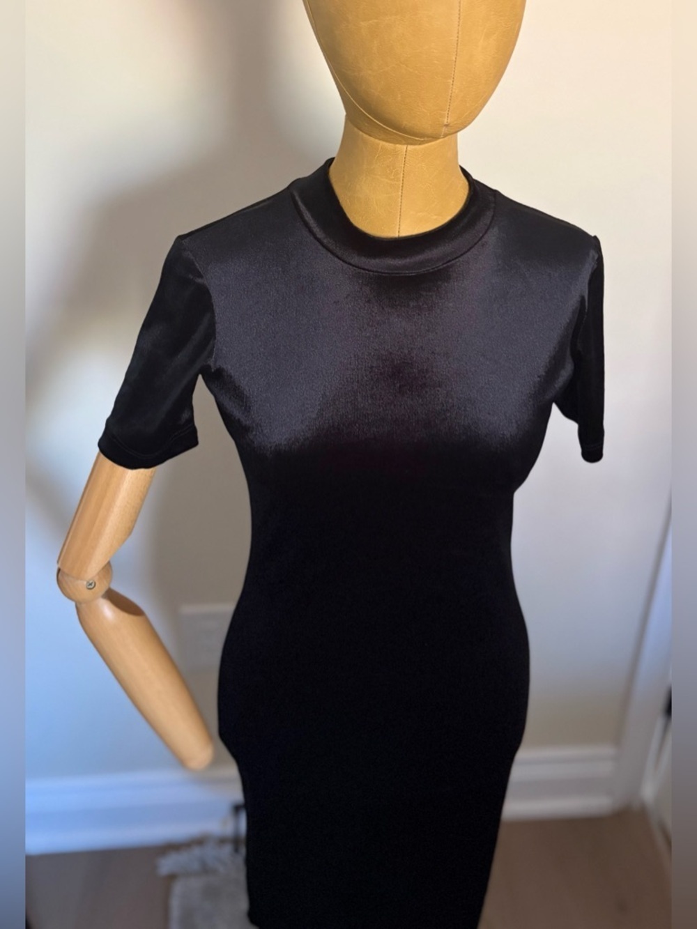 NWOT ZARA TRAFALUC Black Short-Sleeve Velvet-Look Bodycon Dress (S) - Picture 2 of 6